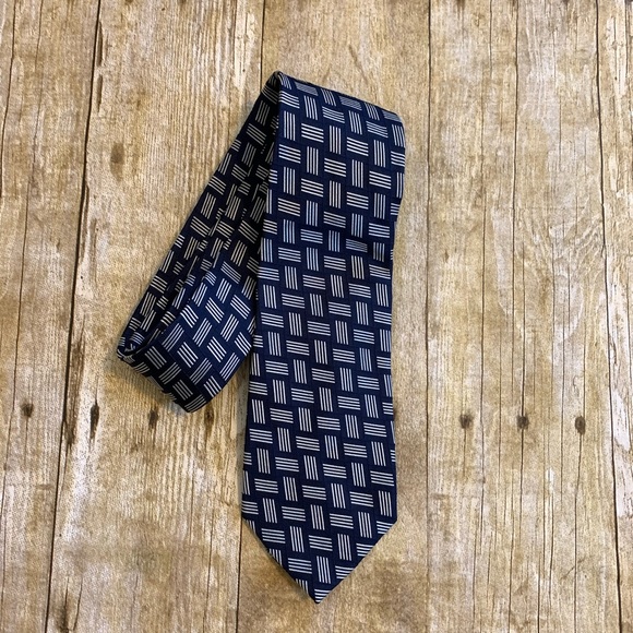Lauren Ralph Lauren blue hand made silk tie - Picture 1 of 3